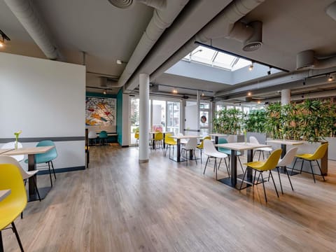 Property building, Restaurant/places to eat