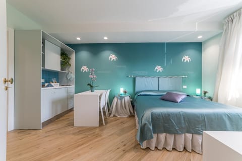 Bed, Kitchen or kitchenette, Photo of the whole room, Bedroom, kitchen