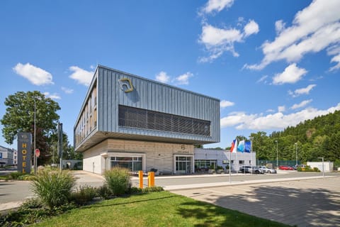 Property building, Facade/entrance, Parking