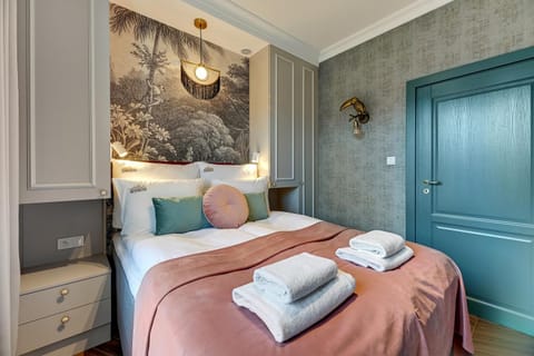 Bed, Photo of the whole room, Bedroom, towels, wardrobe