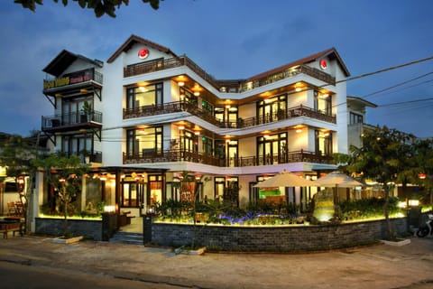 Facade/entrance, Off site, Property logo or sign, Bird's eye view, Summer, Garden, Balcony/Terrace, Floor plan, Sunset