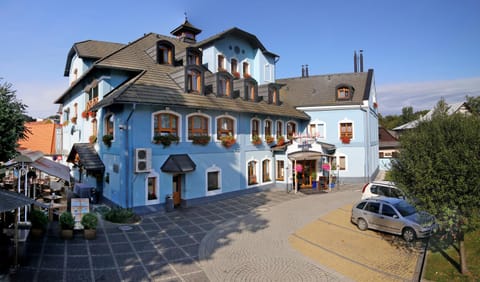 Facade/entrance, Day, Other