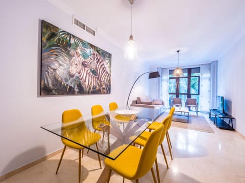 Lounge or bar, Dining area