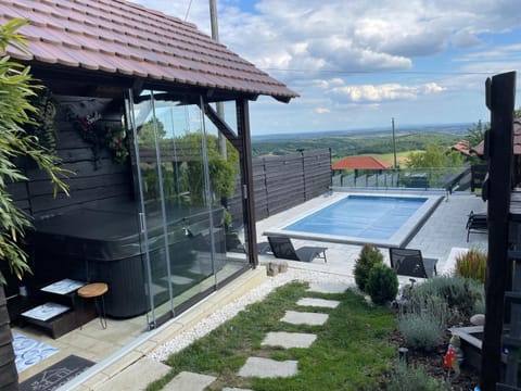 Patio, Bird's eye view, Hot Tub, View (from property/room), Pool view, Swimming pool, Entertainment