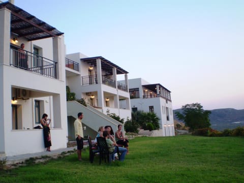 Property building, Patio, group of guests