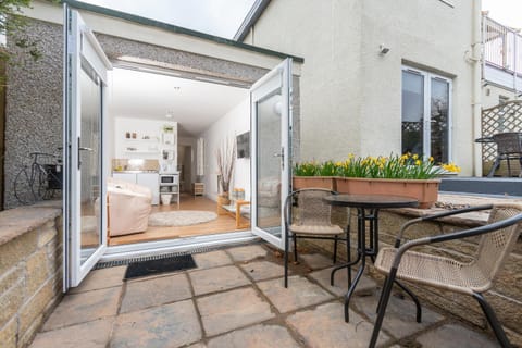 Garden Studio Apartment St Andrews - Free Parking Apartment in Saint Andrews