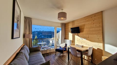 TV and multimedia, Balcony/Terrace, Living room, Dining area
