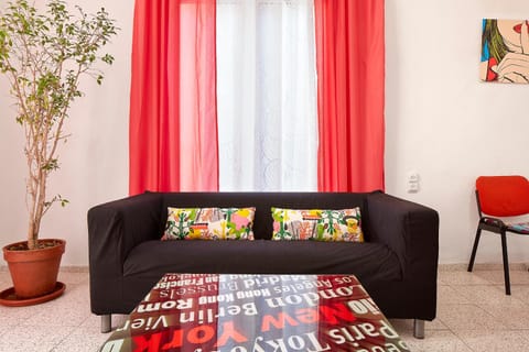 Day, Living room
