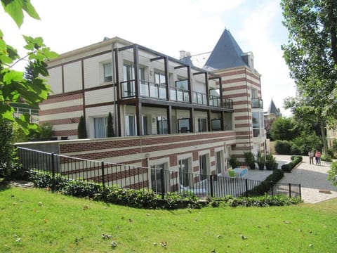 Property building, Facade/entrance, Sea view