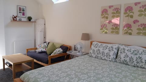 Seating area, Bedroom