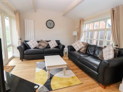 Commonwood Cottage House in Wales