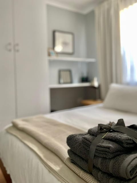 Bed, Decorative detail, Bedroom, wardrobe