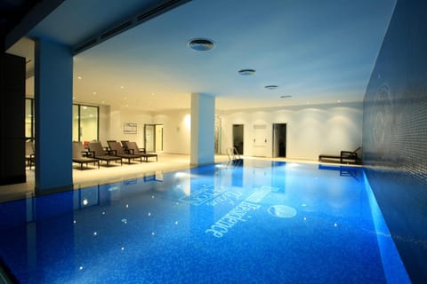 Swimming pool, Swimming pool