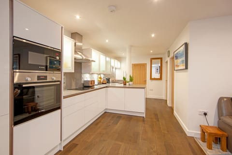 Mandarin Premier Apartments D 2 Bed Apt 1st Floor Apartment in Oban