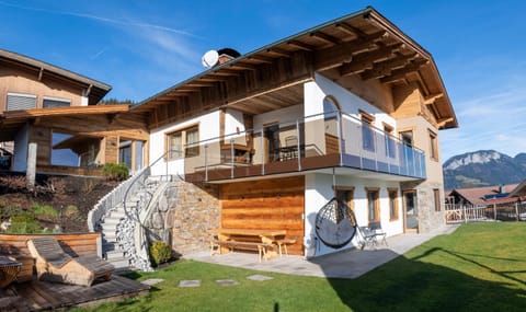 Property building, Summer, Garden