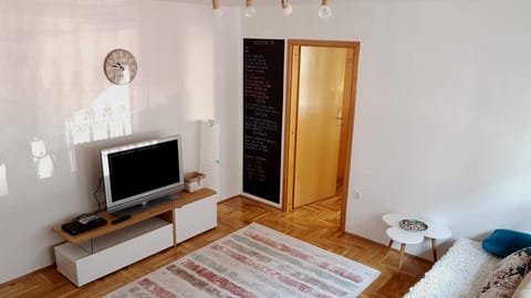 TV and multimedia, Living room, Photo of the whole room