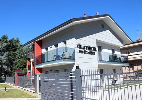 Residence Villa Principe Apartment hotel in Monza