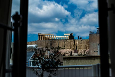 Nearby landmark, Spring, Day, Neighbourhood, Balcony/Terrace, Balcony/Terrace, Bedroom, City view, City view, Landmark view, Landmark view
