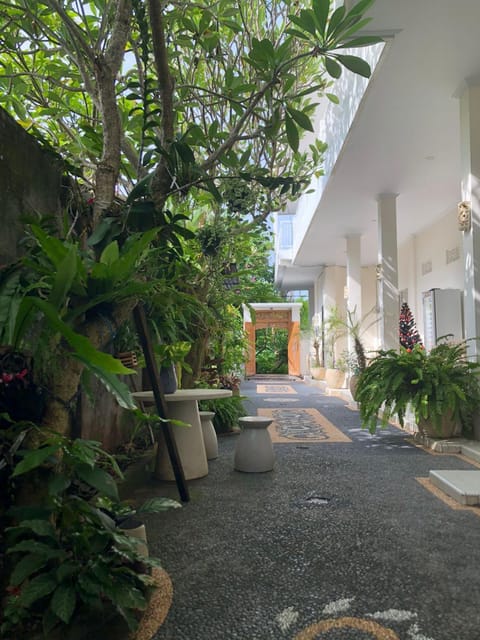 Property building, Spring, Day, Garden, Garden view