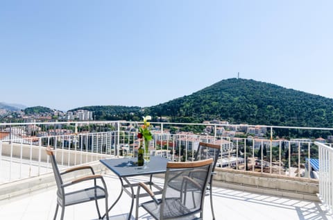 Balcony/Terrace, City view, Landmark view