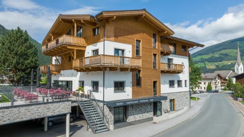 Property building, Facade/entrance