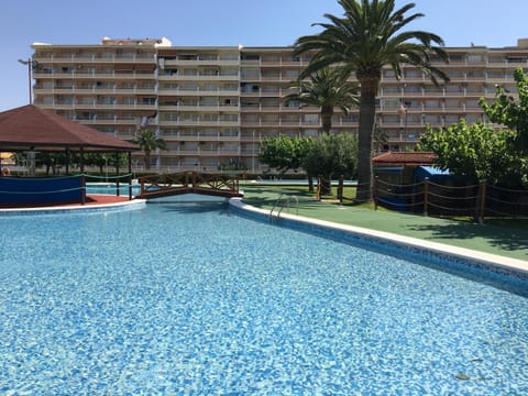 Property building, Restaurant/places to eat, Garden, Lounge or bar, Pool view