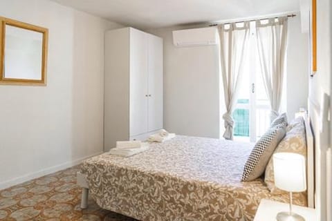 “Ivory house”with sea view Apartment in Manarola