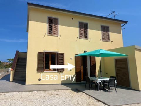 Property building, Patio, Dining area