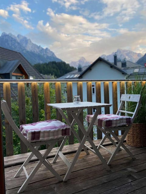 Day, View (from property/room), Balcony/Terrace, Decorative detail, Mountain view, Street view