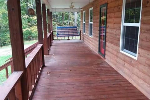 The Bunkhouse - 3 BR, 2 BA Deluxe Cabin Cabin in West Virginia