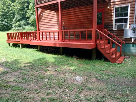 The Bunkhouse - 3 BR, 2 BA Deluxe Cabin Cabin in West Virginia