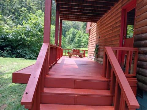 The Bunkhouse - 3 BR, 2 BA Deluxe Cabin Cabin in West Virginia