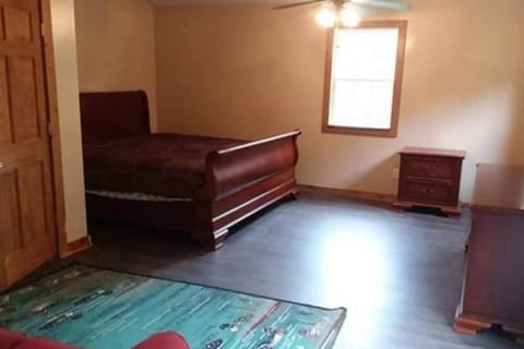 The Bunkhouse - 3 BR, 2 BA Deluxe Cabin Cabin in West Virginia