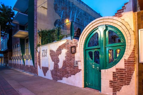 Green Door Lofts -Magnolia Loft, Silos/Downtown Apartment in Waco