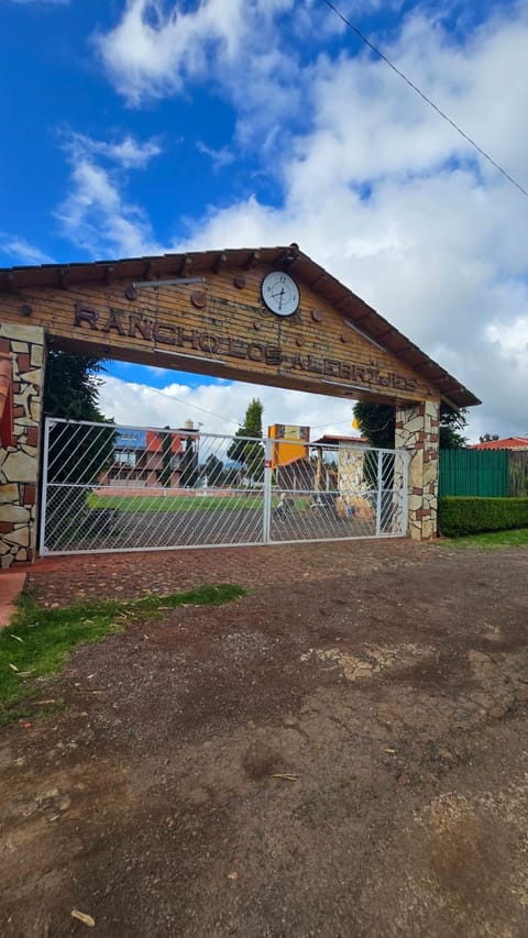 Rancho los Alebrijes Zacatlan Campground/ 
RV Resort in Hidalgo, Mexico