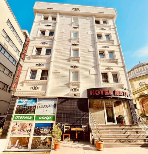 Property building, Day
