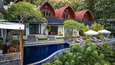 Garden, Garden view, Pool view, Swimming pool, sunbed