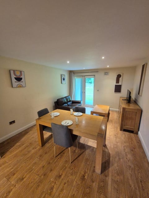 Shannon Oaks Apartments Apartment in Co. Tipperary, Ireland