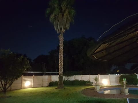 Property building, Garden, Swimming pool
