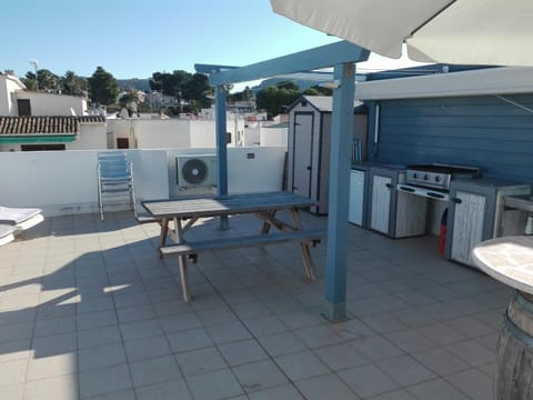 BBQ facilities, Balcony/Terrace, Kitchen or kitchenette, Dining area
