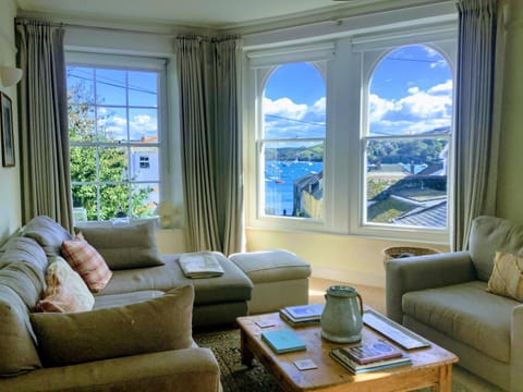 The Old Post Office - Parking Available - 75 meters Estuary House in Salcombe