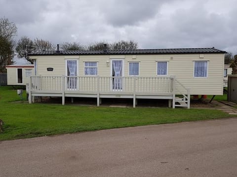 S460 8 BERTH CARAVAN ON THE GOLDEN PALM CHAPEL ST LEONARDS Apartment in Chapel Saint Leonards