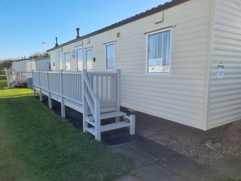 S460 8 BERTH CARAVAN ON THE GOLDEN PALM CHAPEL ST LEONARDS Apartment in Chapel Saint Leonards