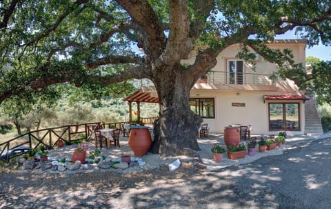 Antartisa B&B Bed and Breakfast in Crete