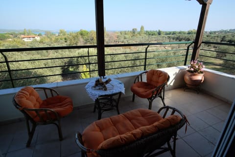 View (from property/room), Balcony/Terrace