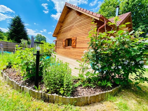 Property building, Natural landscape, Garden, Garden view