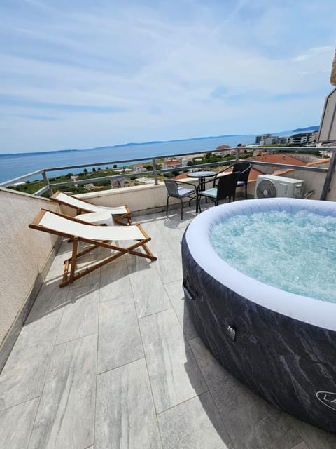 Hot Tub, Balcony/Terrace, Sea view