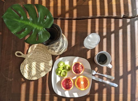 Flamingo Place - One block to Lauderdale Marine Center - 3 bedroom - 2 bath - King bed House in Dania Beach