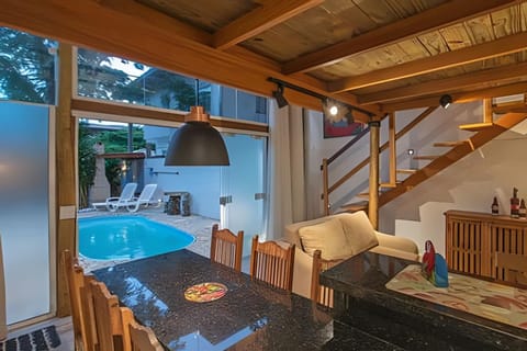 Living room, Dining area, Beach