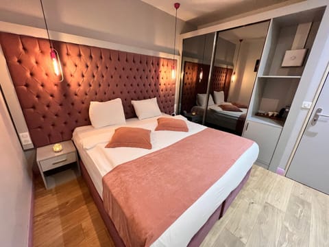 Paris Luxury Guest House - CDG Aéroport Bed and Breakfast in Île-de-France